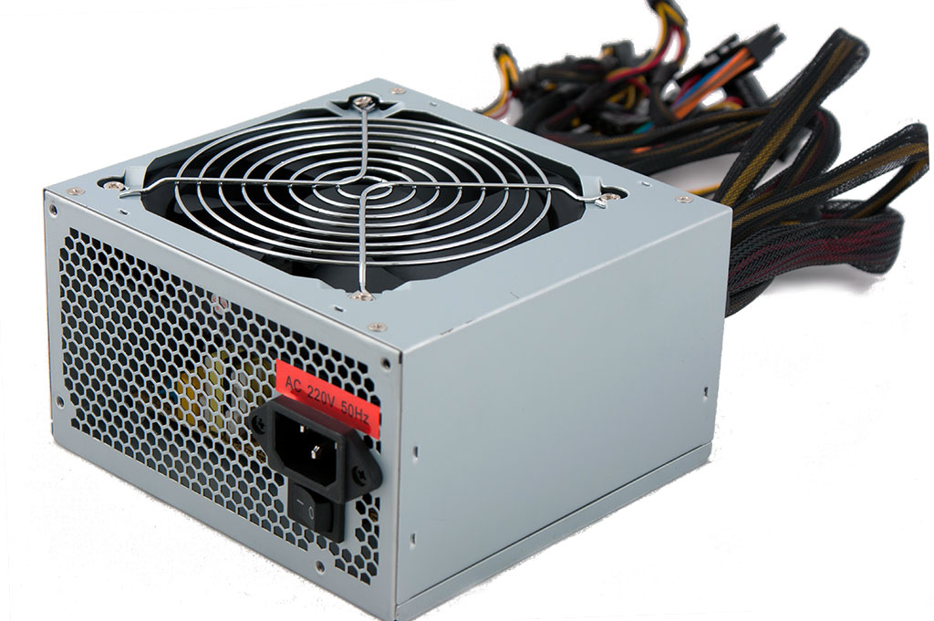 Блок питания HQ-Tech 450W, 12cm FAN, CE, 5xHDD, 1xFDD, 3xSATA, 20+4, 1xP4, 1xPCI-E 6pin, кабеля в черной оплетке, упаковка-пластик, OEM